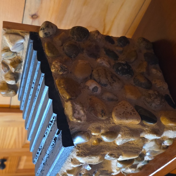 Handnade Tumbled Rick Rustic  Birdhouse with Black Roof - Picture 5 of 11